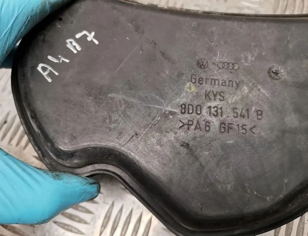 AUDI A4 B7/8E (2004-2008) Réservoir à vide 8D0131541B 30541410