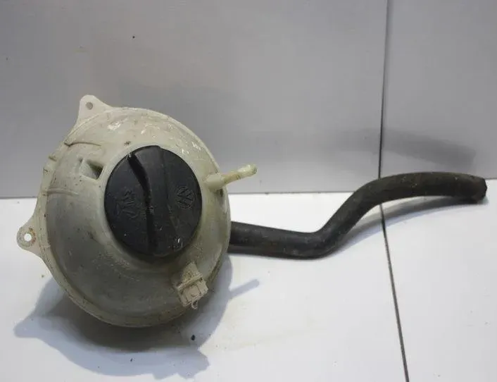 VOLKSWAGEN Golf 3 generation (1991-1998) Vase d'expansion 357121407B,357121407A,357121407C 27160365