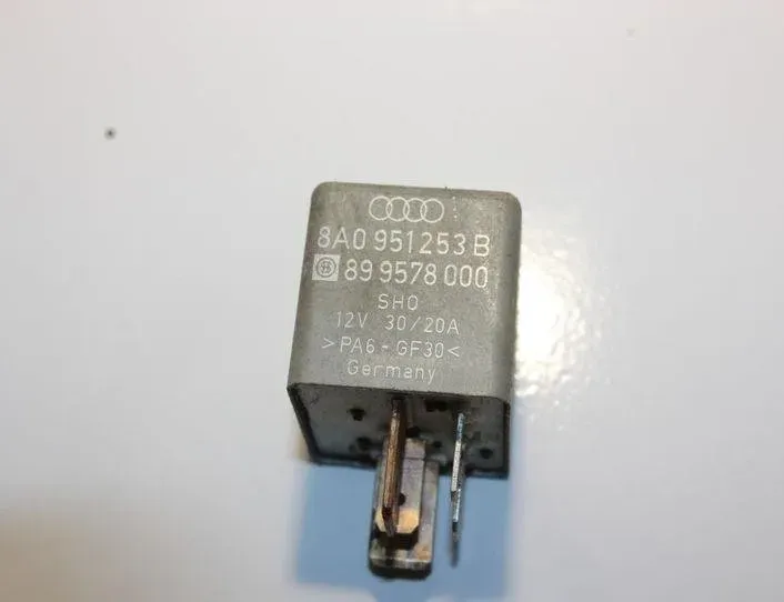 VOLKSWAGEN Passat B5 (1996-2005) Relais 8A0951253B 27160473
