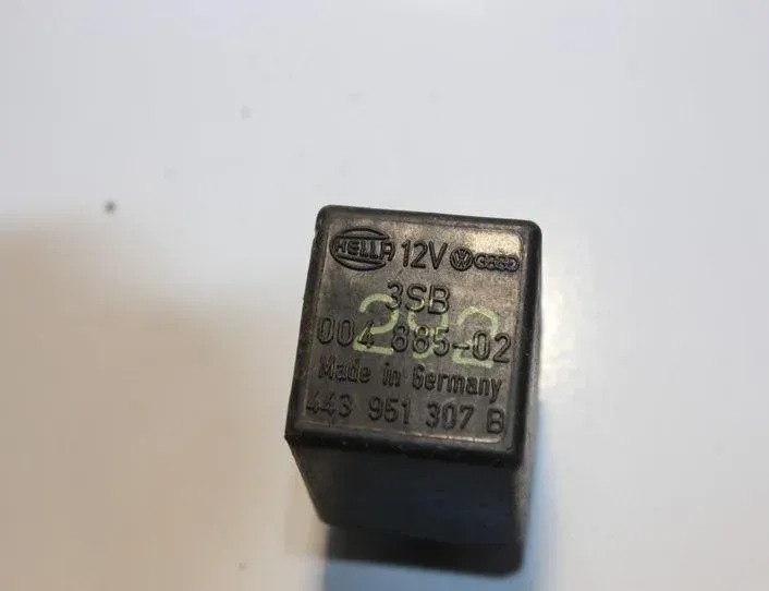 VOLKSWAGEN Passat B5 (1996-2005) Relais 00488502,3SB00488502 27160475