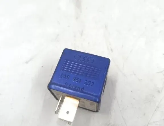 AUDI A4 B5/8D (1994-2001) Relais 8a0951253 31482330