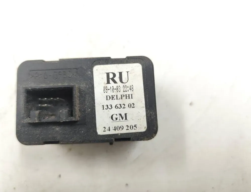 OPEL Zafira A (1999-2003) Commutateur de fenêtre de porte avant gauche 13363202,0910032248,24409205 34647390
