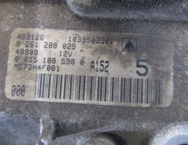 FIAT Punto Calculateur d'unité de commande du moteur 1039S02301 21368570