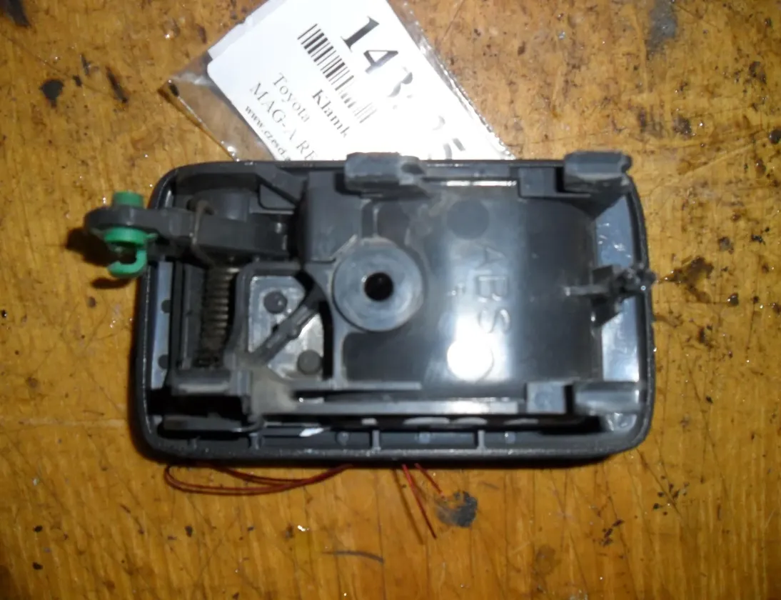 TOYOTA Starlet 80 series (1989-1996) Poignée d'ouverture interne avant gauche 21391197