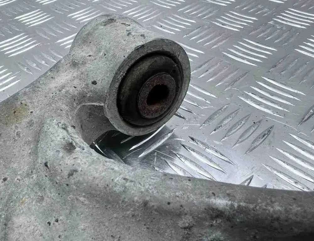 VOLKSWAGEN Touareg 2 generation (2010-2018) Bras de triangle avant 7P0407151E,29092015 32734858