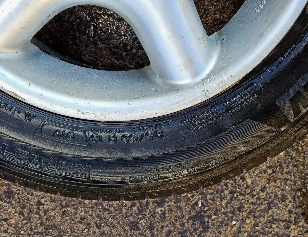 AUDI 80 B2 (1978-1986) Roue 19565R15,7J15H2 34273522