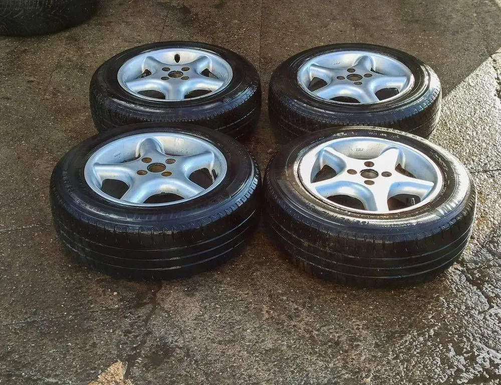 AUDI 80 B2 (1978-1986) Roue 19565R15,7J15H2 34273522