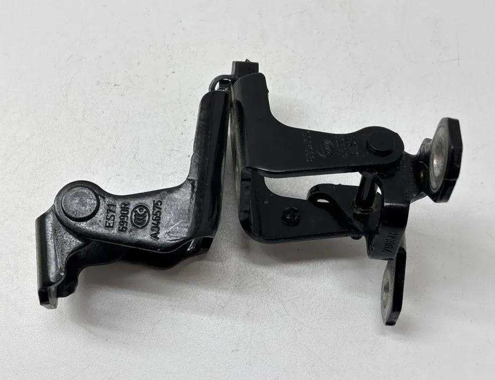 RENAULT Megane 4 generation (2016-2023) Autres parties du corps 6990R 33894545