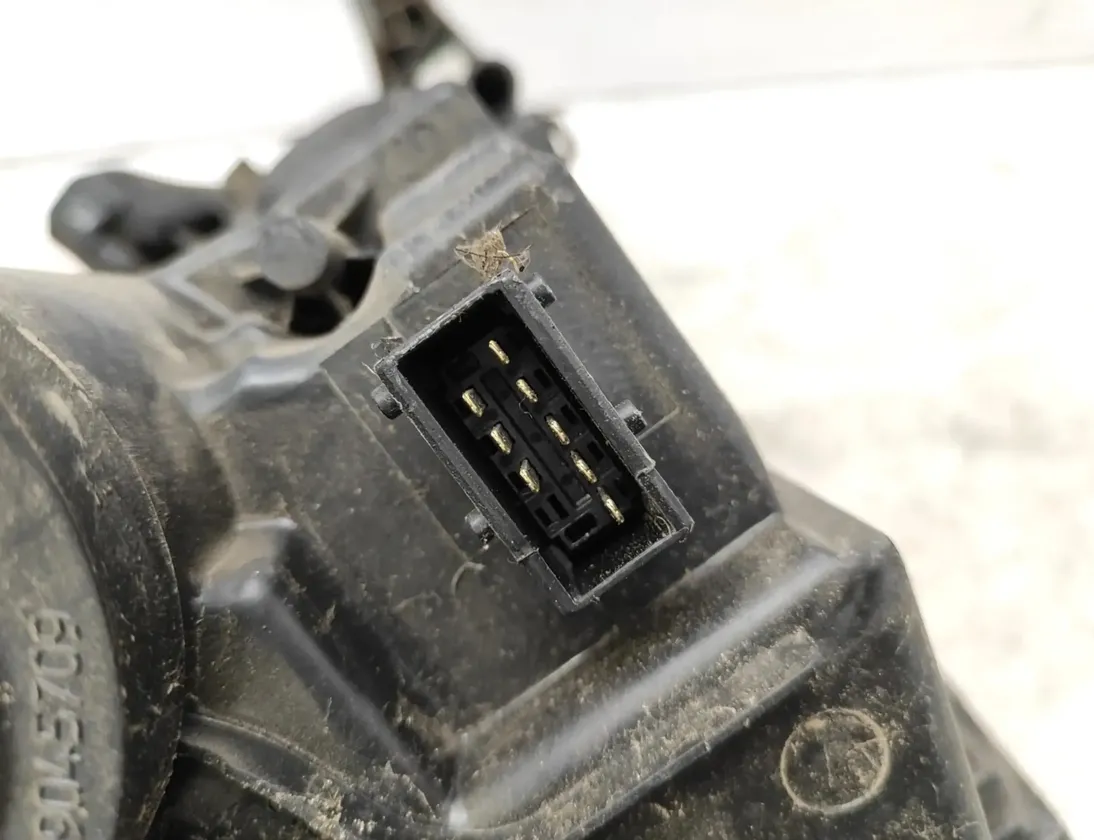 FIAT Scudo 2 generation (2007-2016) Phare avant gauche 89901266 29994651