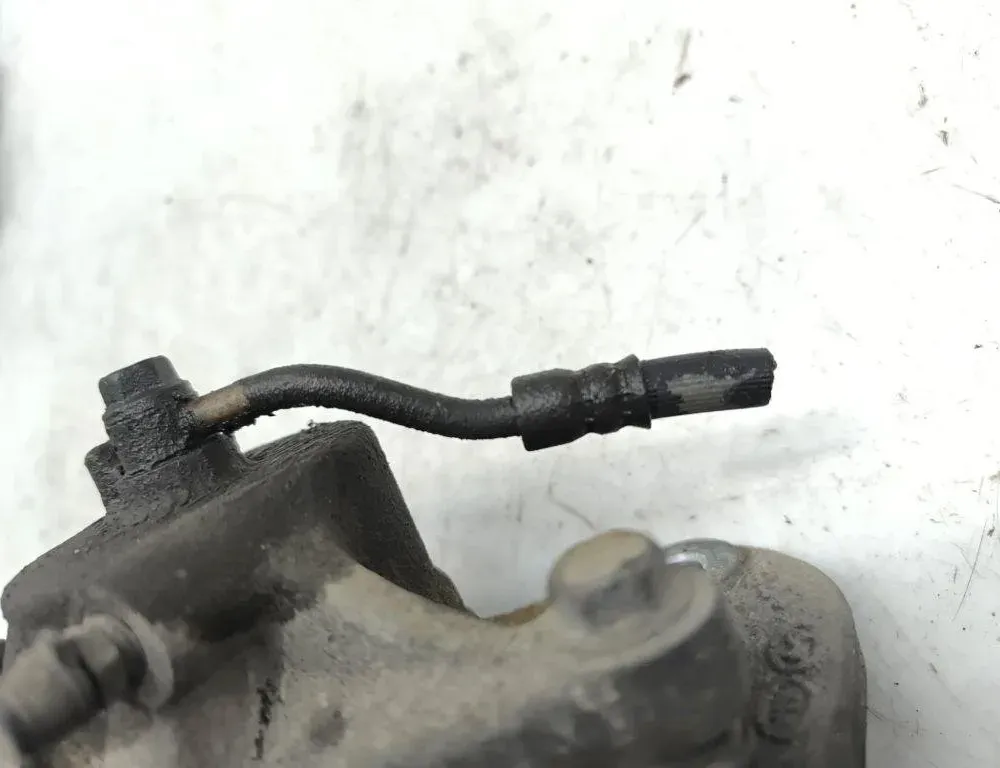 HYUNDAI ix35 1 generation (2009-2015) Étrier de frein avant gauche 30410671