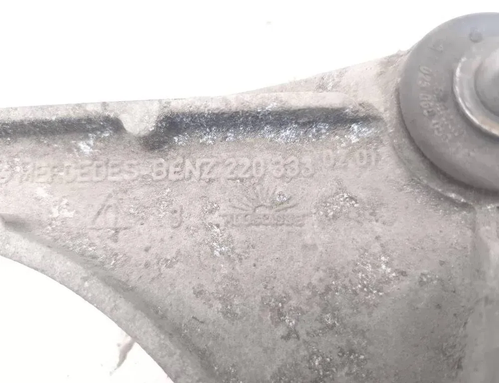 MERCEDES-BENZ S-Class W220 (1998-2005) Bras de triangle avant 2203330201 30717031
