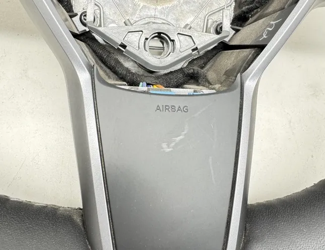 TESLA Model 3 1 generation (2017-2024) Volant 1490214CNB 32143741