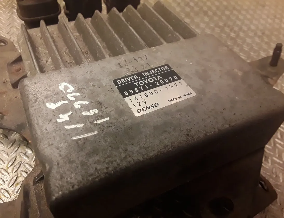 LEXUS IS XE20 (2005-2013) Calculateur d'injecteurs de carburant 89871-20070 11217785