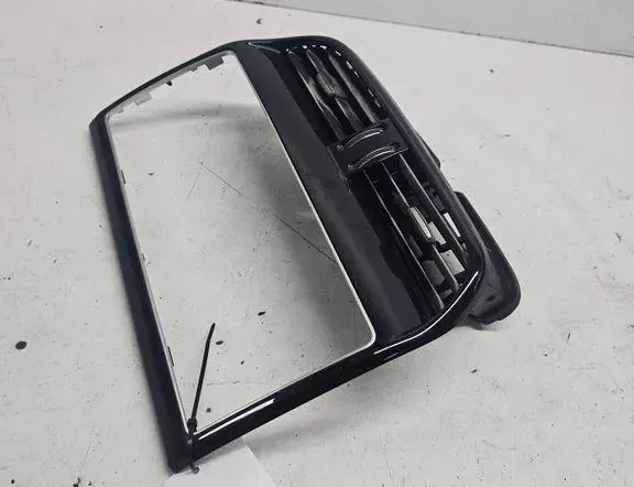 JAGUAR XE 1 generation (2014-2024) Grilles GX73014L21BF 35485915