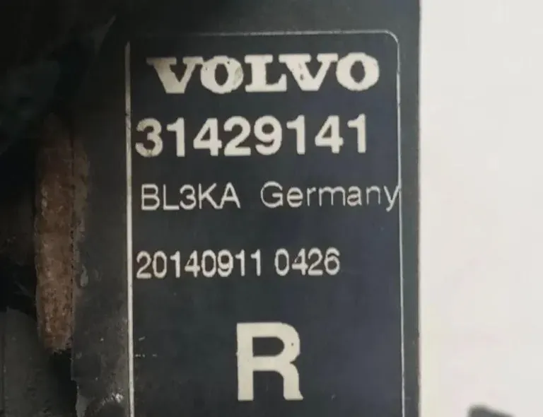 VOLVO XC60 1 generation (2008-2017) Capteur de niveau avant droit 20140911,31429141 33136727