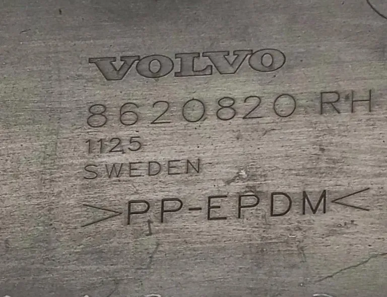 VOLVO XC60 Garniture de feu arrière droit 8620820 33152667