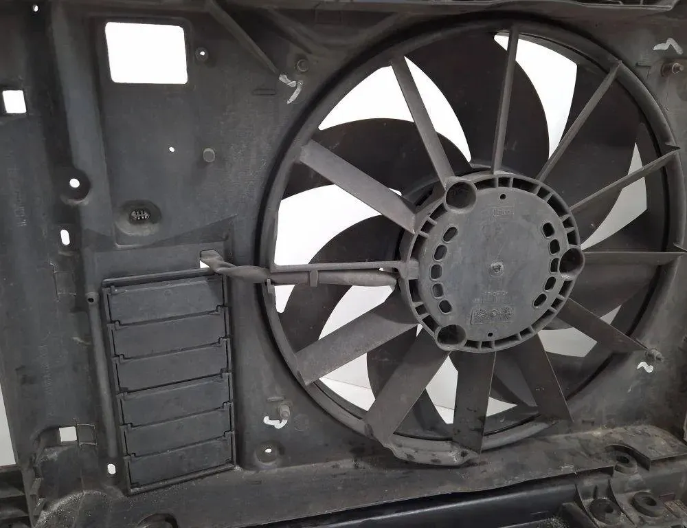 CITROËN DS5 1 generation (2012-2015) Radiateur de ventilateur de refroidissement du moteur 9680390480 30564767