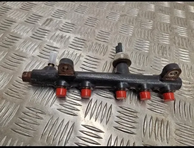CITROËN DS5 1 generation (2012-2015) Rampe de carburant 9674300080,28285170 33371481
