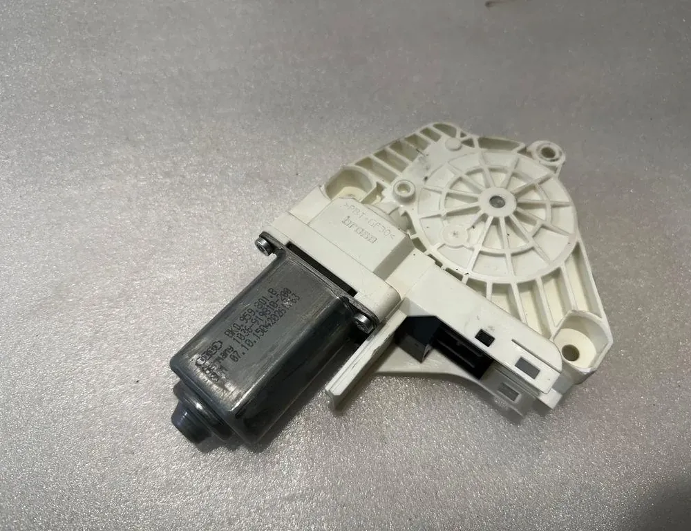 AUDI A6 C6/4F (2004-2011) Moteur de lève-vitre de porte avant gauche 8K0959801B,8K0959801 34129750