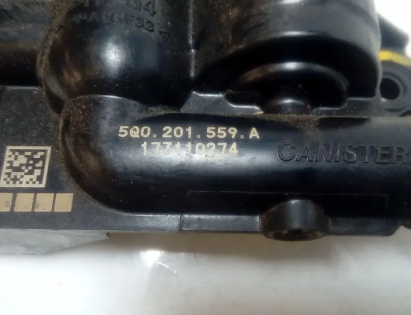 VOLKSWAGEN Golf 7 generation (2012-2024) Régulateur de pression de carburant 5Q0201559A 27544239
