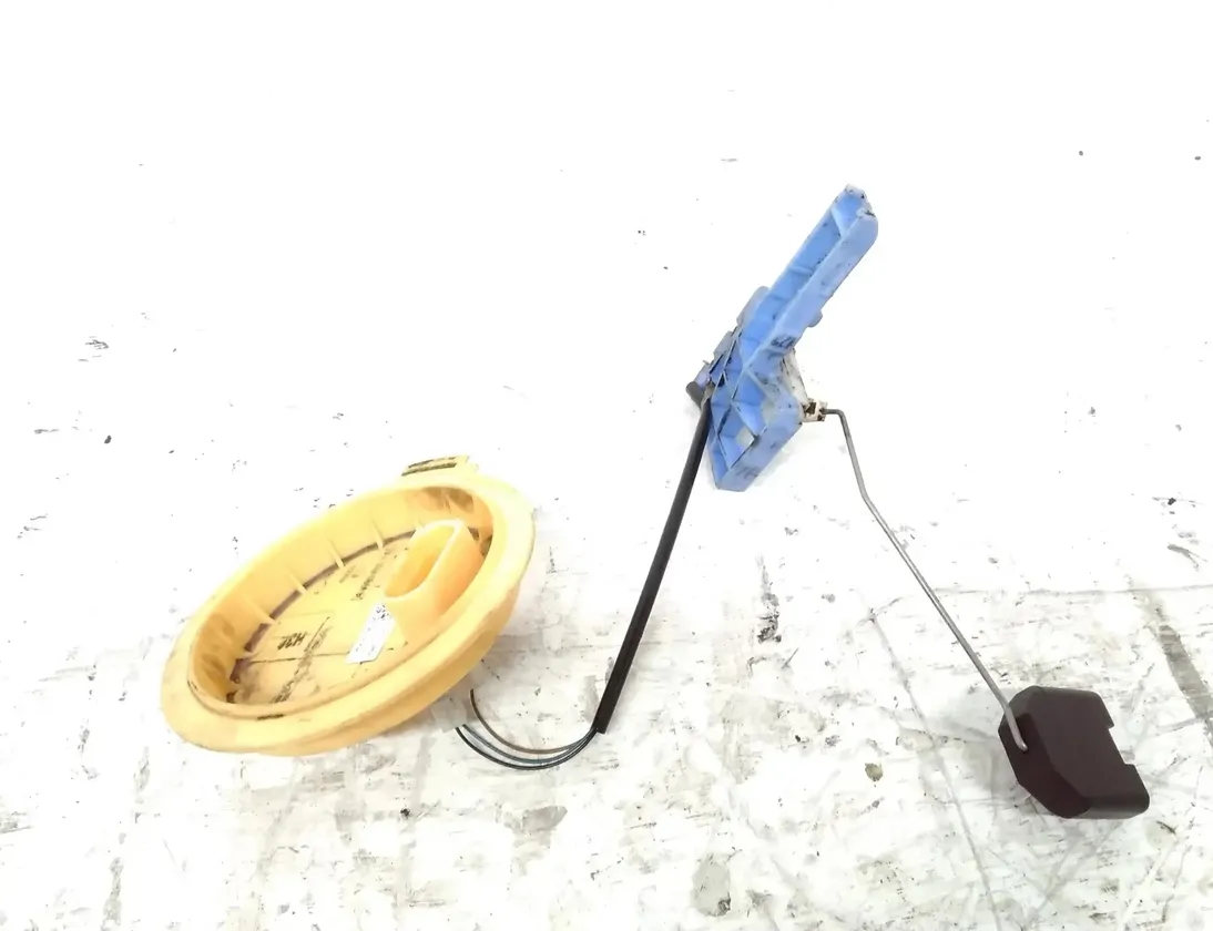 VOLKSWAGEN Touareg 2 generation (2010-2018) Dans la pompe à carburant du réservoir 7P6919679A 27720035