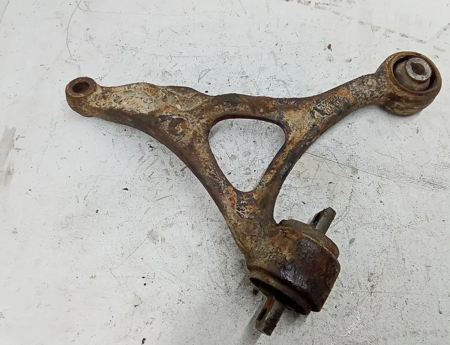 VOLVO XC90 1 generation (2002-2014) Bras de triangle avant 8646614 28680833