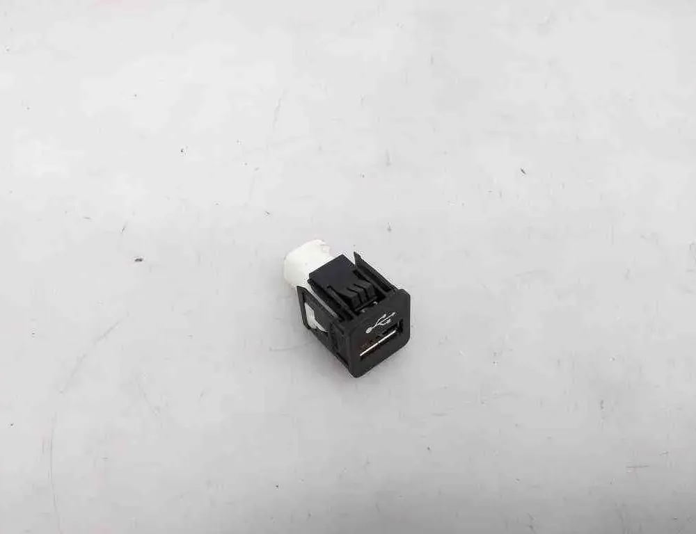 BMW 7 Series G11/G12 (2015-2023) USB 9229294 32432522