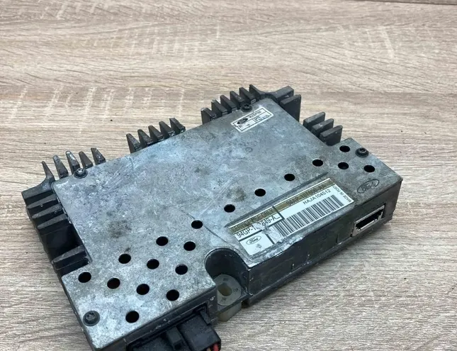 FORD Galaxy 1 generation (1995-2006) Amplificateur de son 94AP18T806AA,HAJA104512 34382006