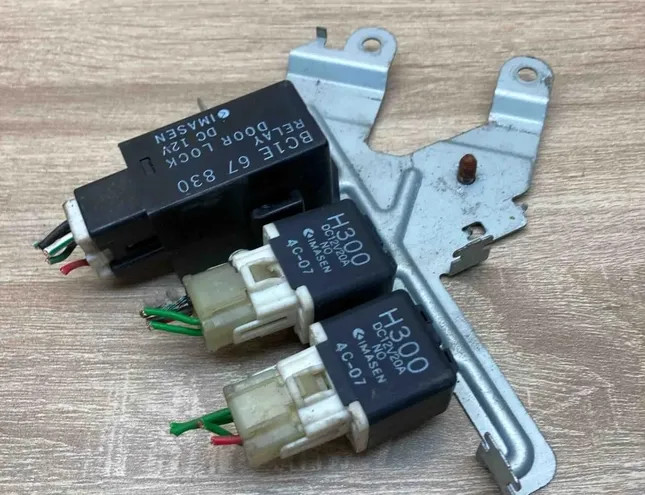 MAZDA 323 BA (1994-2000) Relais BC1E67830 34392481