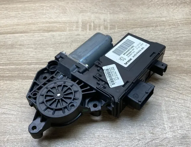 PEUGEOT 307 1 generation (2001-2008) Moteur de lève-vitre de porte avant gauche 9634457480,990829101 34444761