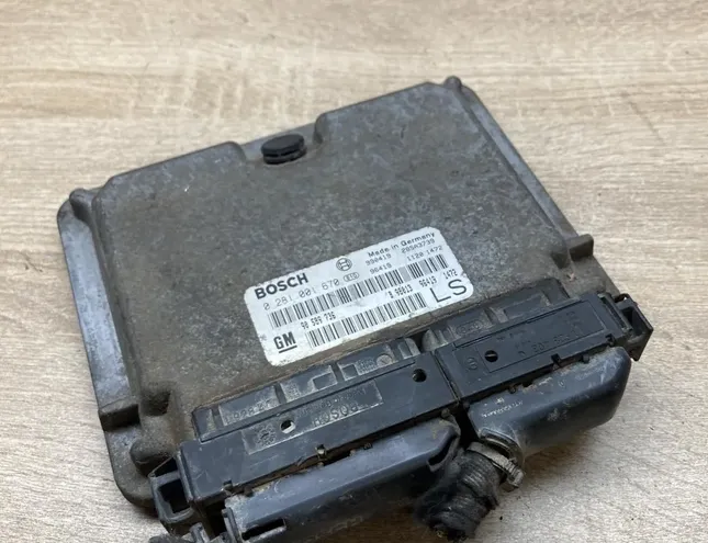 OPEL Astra G (1998-2009) Calculateur d'unité de commande du moteur 90589736,0281001670 34284057