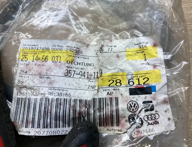 VOLKSWAGEN Santana 1 generation (1981-1984) Garniture de phare avant droit 357941119,357941119 34431193