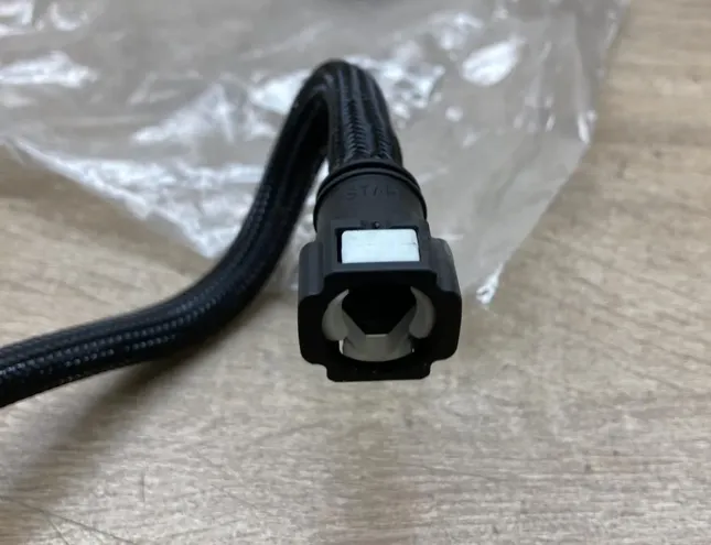 PEUGEOT 3008 1 generation (2010-2016) Tuyau de carburant 9813043380 34287713