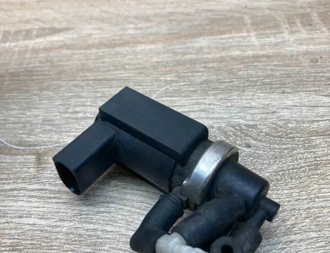 AUDI A6 C4/4A (1994-1997) Contrôle du turbocompresseur à vide 059906627B,72290322 34406564
