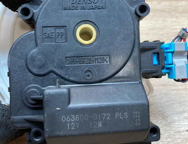 TOYOTA Land Cruiser Prado 90 Series (1996-2002) Actionneur de moteur de volet de chauffage intérieur 0638000172 34409331