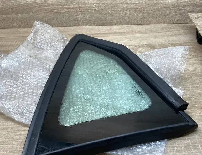 CITROËN C4 2 generation (2010-2024) Fenêtre de porte arrière gauche 8569FE,43R001583 34431762