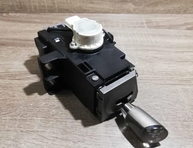 TOYOTA Prius 2 generation (XW20) (2003-2011) Mécanisme de changement de vitesse Priusgearselector 34412911