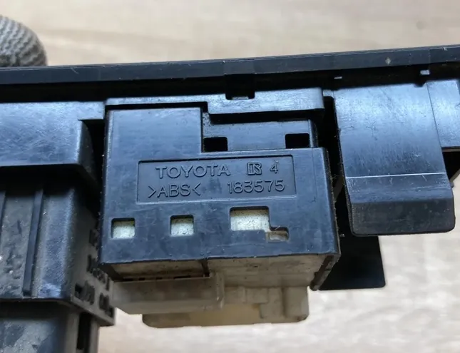TOYOTA Avensis 2 generation (2002-2009) Commutateur de réglage du miroir 777669,183575 34456871