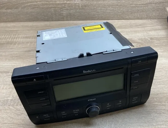 SKODA Octavia 1 generation (1996-2010) Lecteur de musique sans GPS 1Z0035161A 34434261