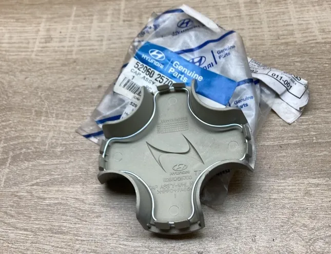 HYUNDAI Accent LC (1999-2013) Enjoliveurs 5296025700 34431517