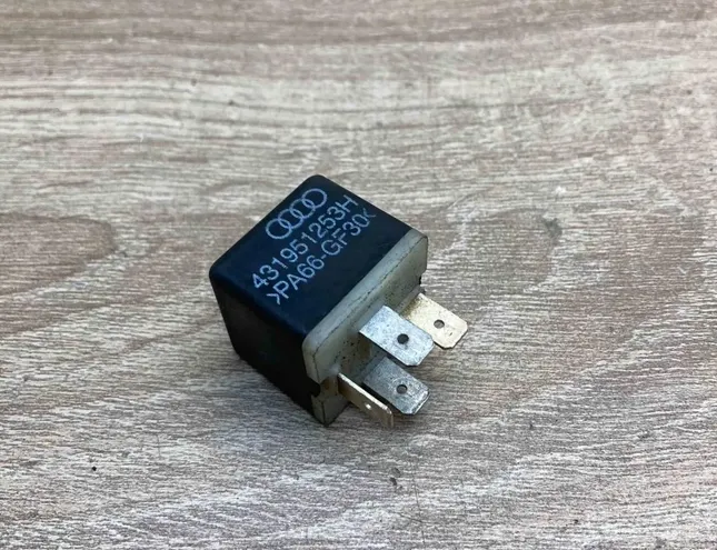 AUDI A4 B5/8D (1994-2001) Relais 431951253H,204 34366348