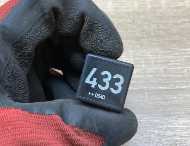 AUDI A4 B5/8D (1994-2001) Relais 3D0951253A,V23134B59X418,433 34293053