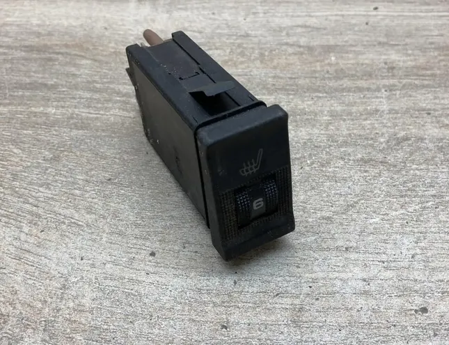 AUDI A6 C4/4A (1994-1997) Interrupteur de chauffage de siège 4A0963563B 34300379