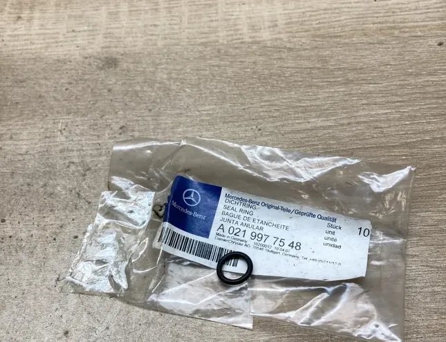 MERCEDES-BENZ W124 1 generation (1984-1994) Kit d'injecteurs d'huile A0219977548 34438829