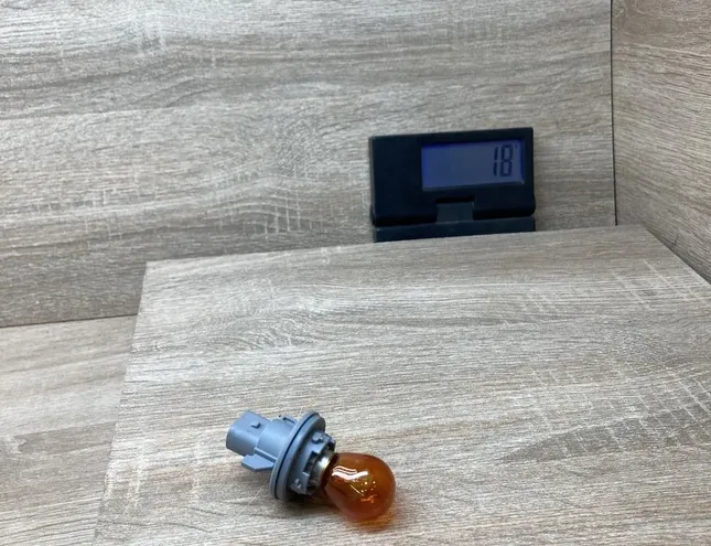 VOLKSWAGEN Passat B5 (1996-2005) Garniture de phare avant droit PY21W,12V21W 34441007