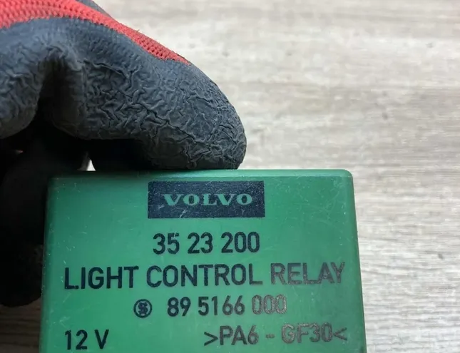 VOLVO V70 1 generation (1997-2000) Relais 3523200,895166000,LightControl 34373356