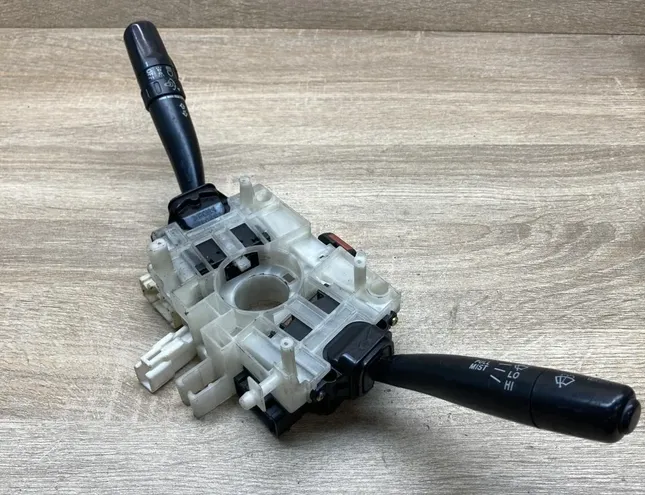 SUBARU Outback 2 generation (1998-2003) Commande/commutateur d'indicateur de clignotant d'essuie-glace 83111AE30 34425332