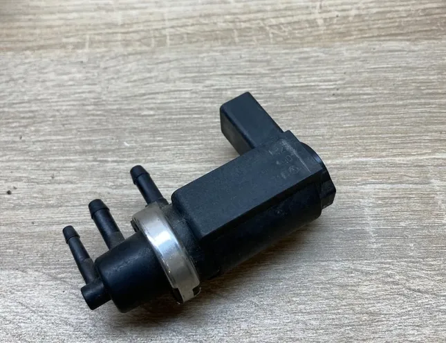 AUDI A6 C4/4A (1994-1997) Contrôle du turbocompresseur à vide 059906627B,72290322 34282244