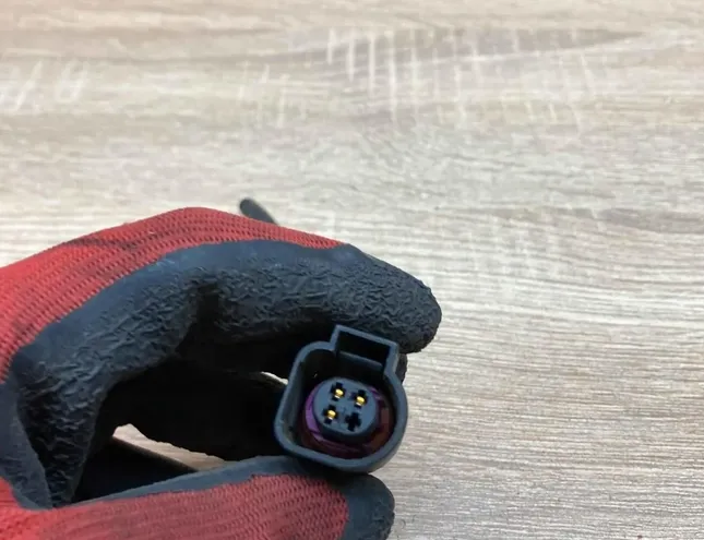 AUDI A4 B5/8D (1994-2001) Fil d'allumage haute tension (fil de bougie) 4B0973712 34403653