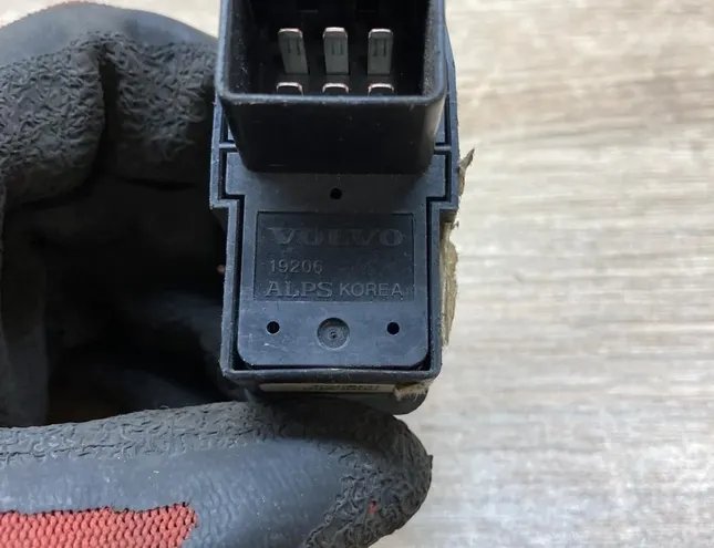 VOLVO XC90 1 generation (2002-2014) Commutateurs de commande de vitre de porte arrière gauche 19206 34422665